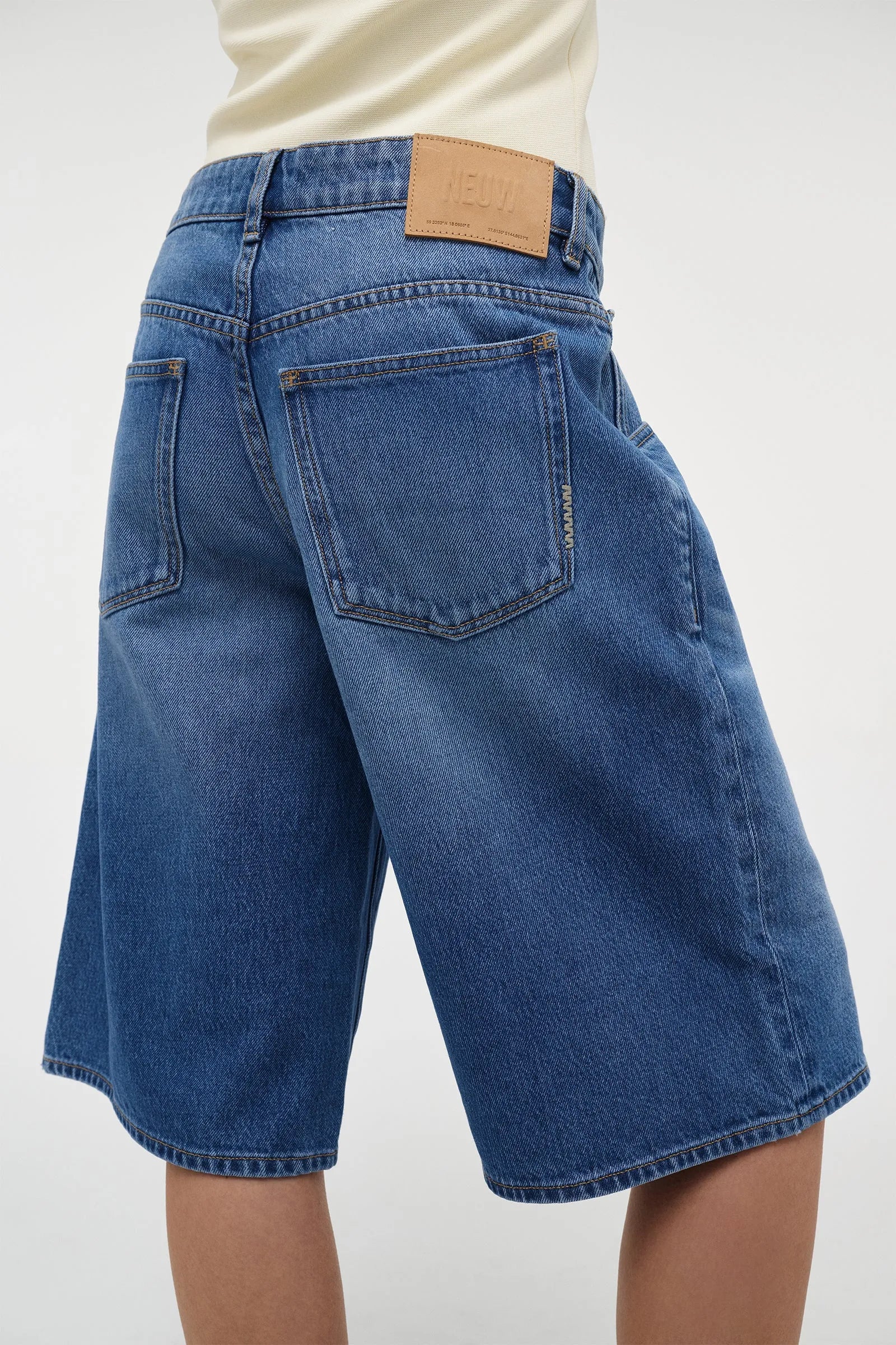 Sara Jort - Mesmerise