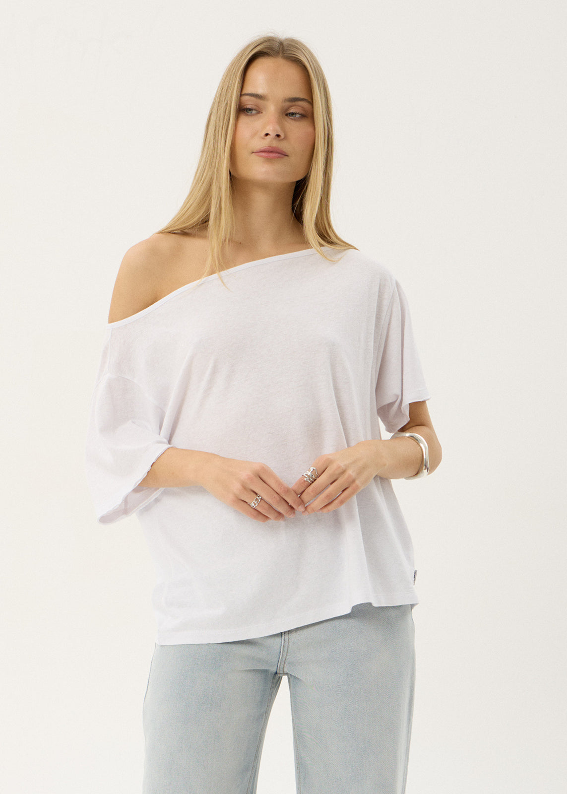 Sabina Off shoulder Tee - White