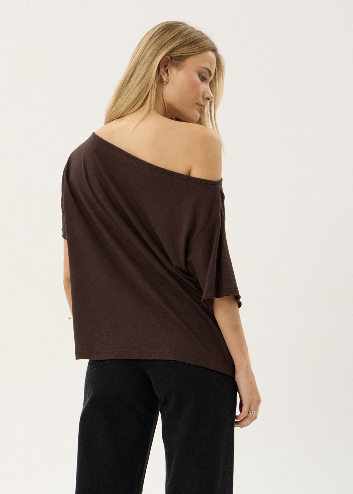 Sabina Off Shoulder Tee - Coffee