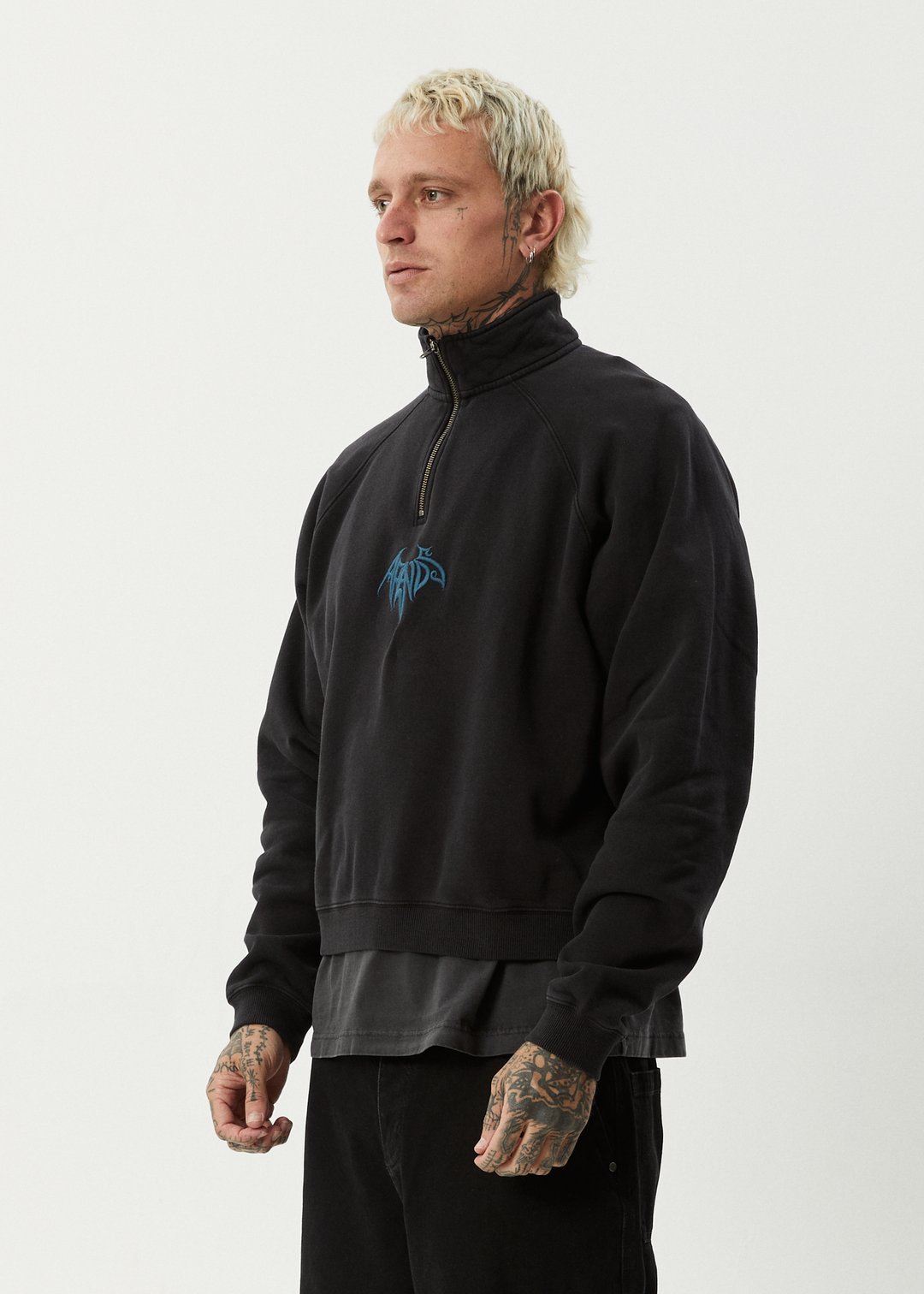 Bats Raglan Quarter Zip Crew - Stone Black