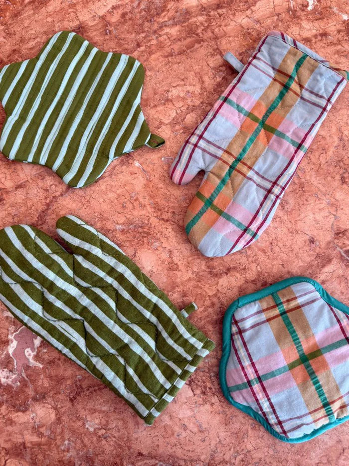 Confetti Plaid Oven Mitt