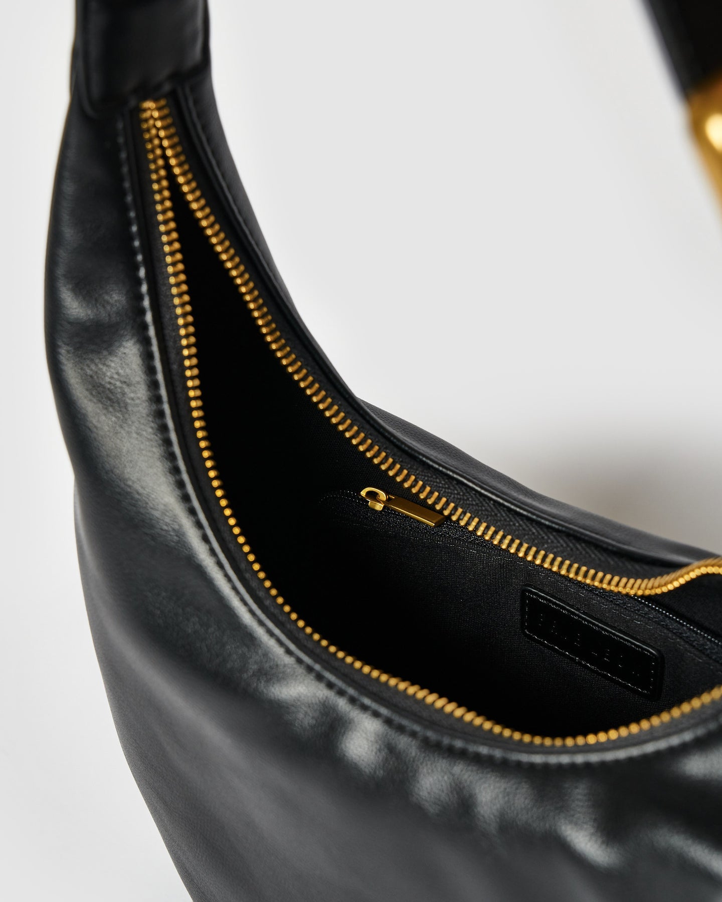 Everyday Croissant Bag - Black