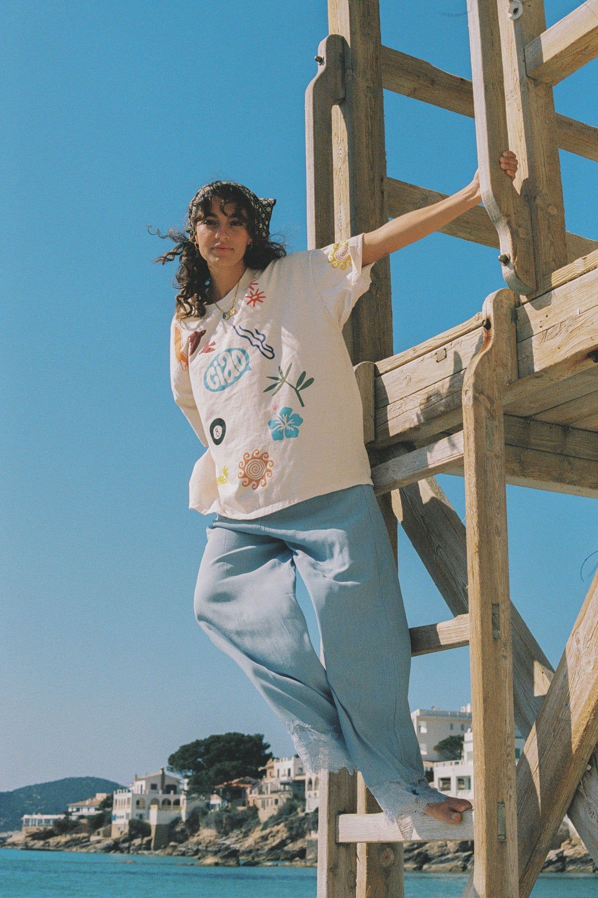 Sticker Core Tee
