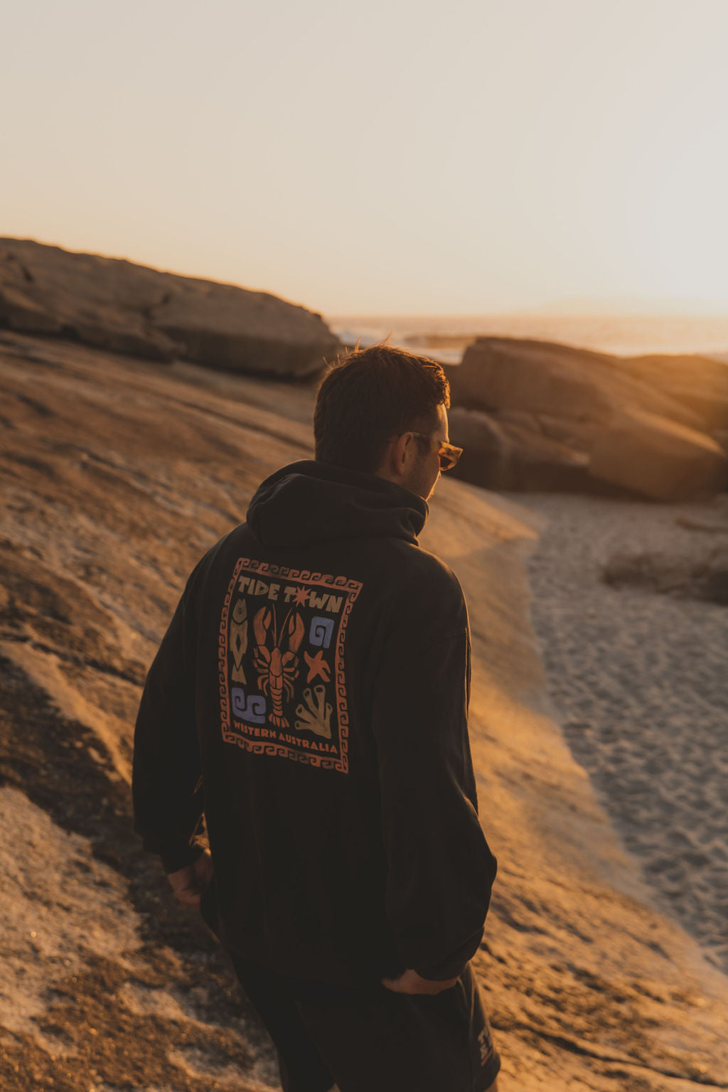 Tide Town Lobster Hood - Black