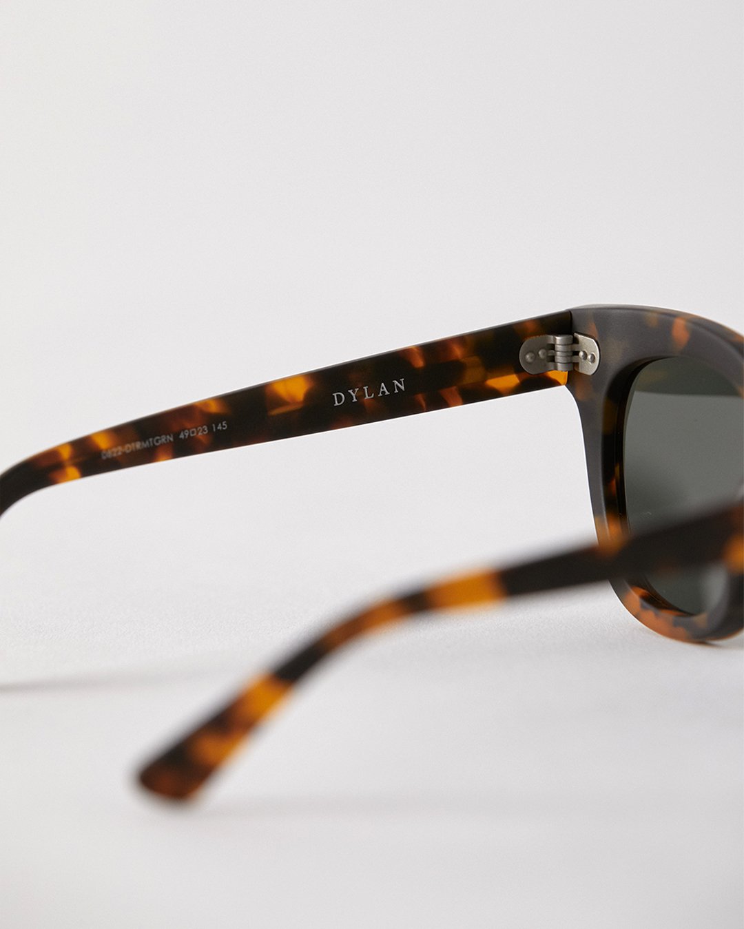 Dylan - Dark Tortoise Matte / Green