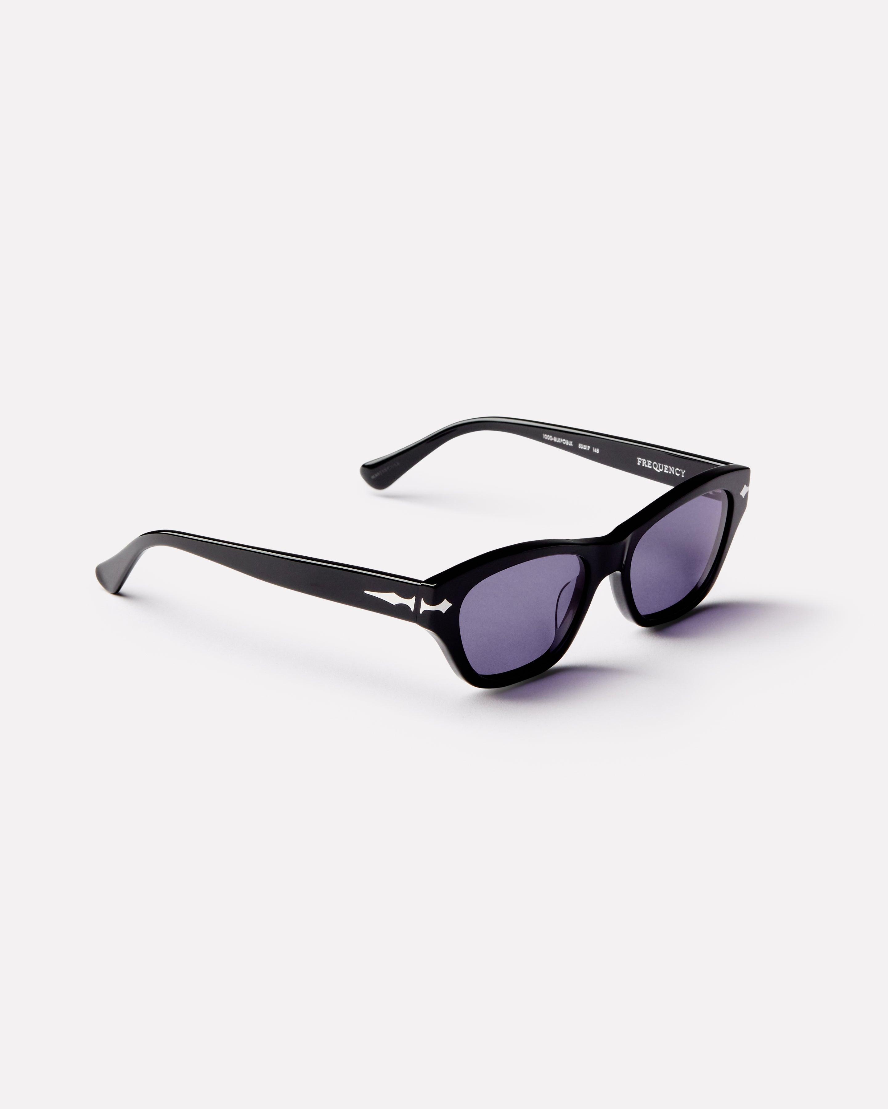 Frequency - Black Polished / Black